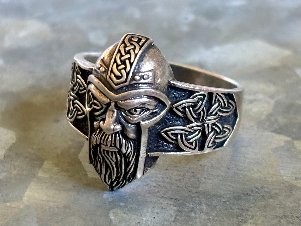 Viking Warrior Celtic Knot Ring. Size 11 3/4