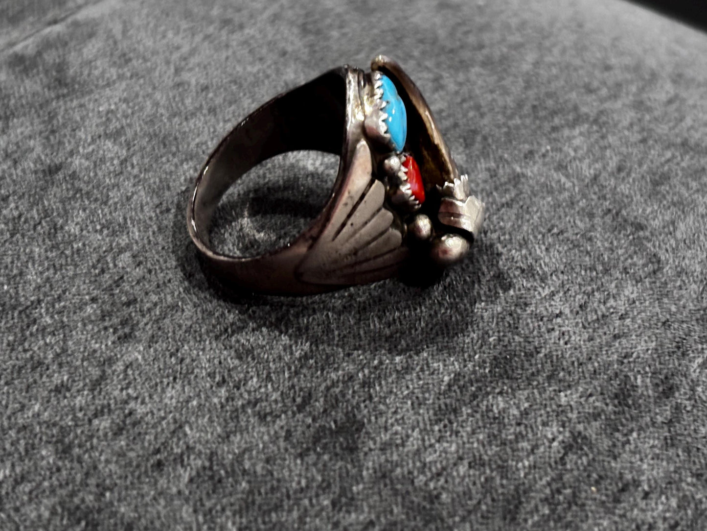 Vintage Sterling Silver Navajo Ring with Turquoise, Coral, and Claw Design – Size 10