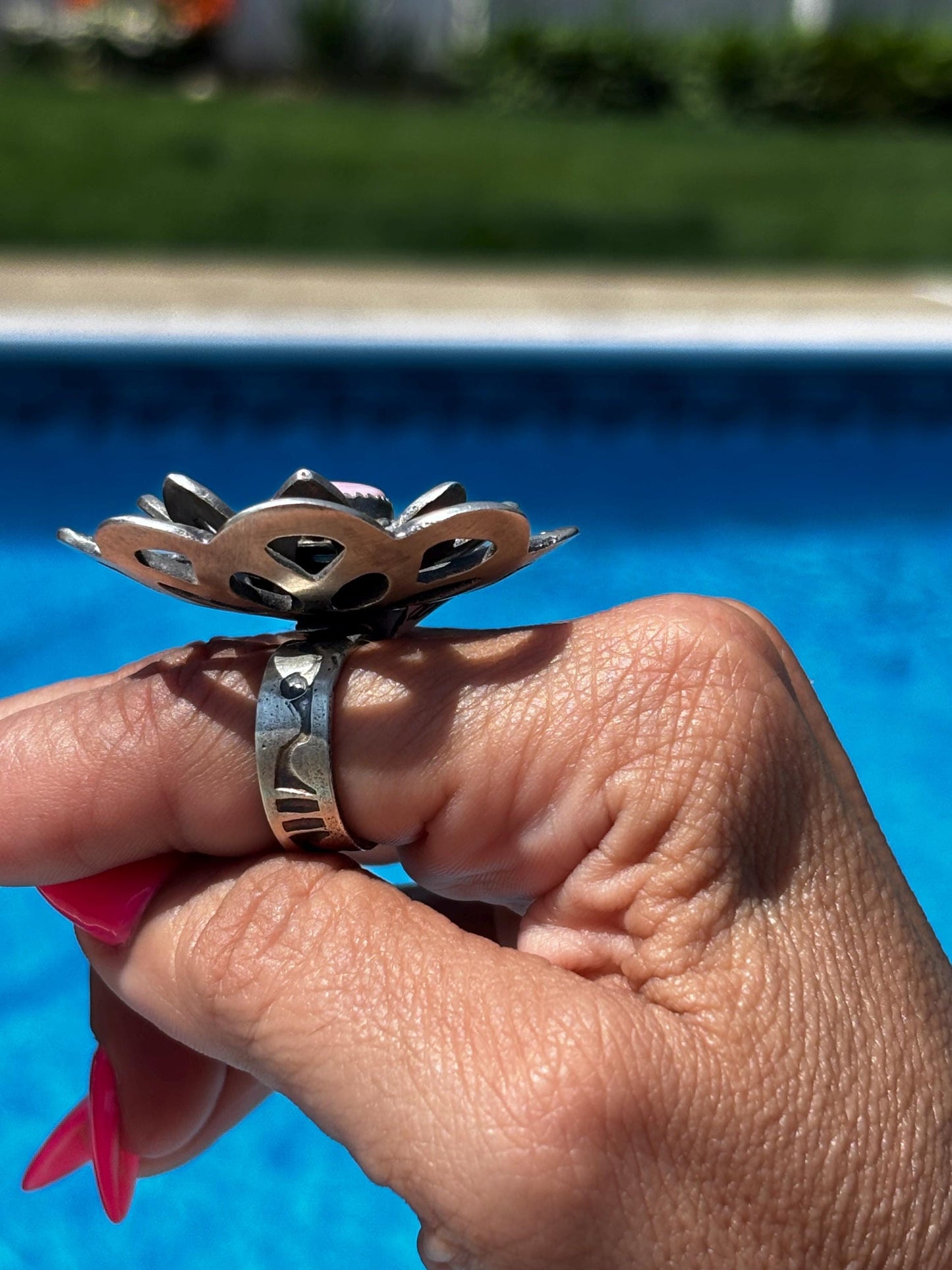 Navajo Sterling Silver Pink Conch Adjustable Flower Ring, Signed K Billah