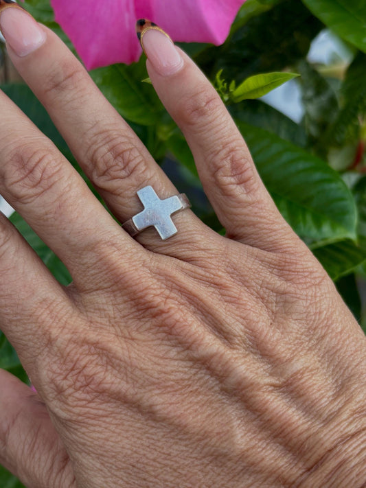 Vintage Modernist Sterling Silver Cross Ring – Size 6
