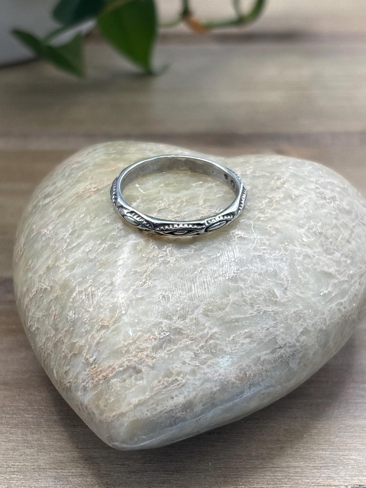 Retired Silpada Eye Pattern Ring. Size 9 1/2.