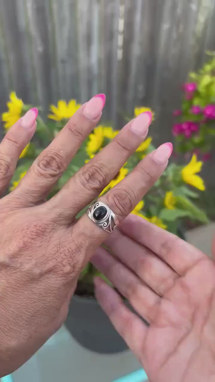 Sterling Silver Onyx Ring Modern Swirl Band Statement Jewelry, Size 7