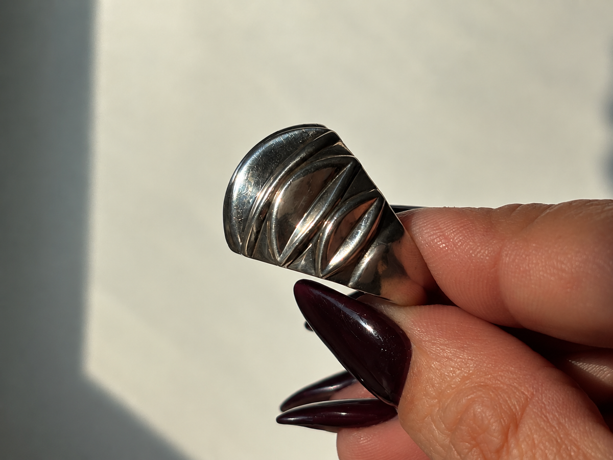 Sterling Silver Wide Fluted Dome Statement Ring. Size 10