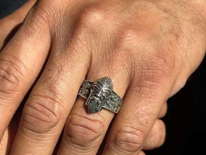 Viking Warrior Celtic Knot Ring. Size 11 3/4