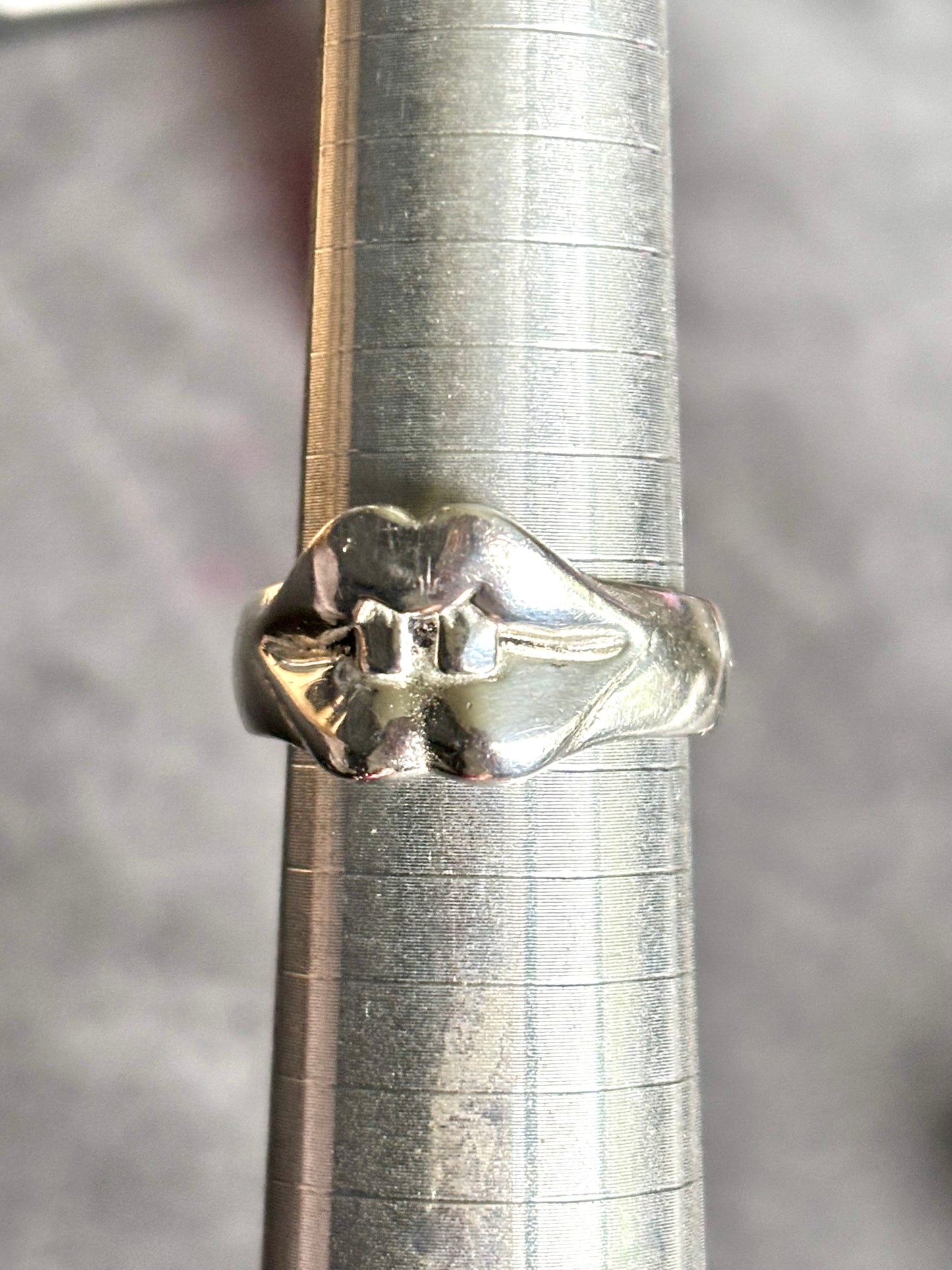 Vintage Sterling Silver Lips Ring. Size 10