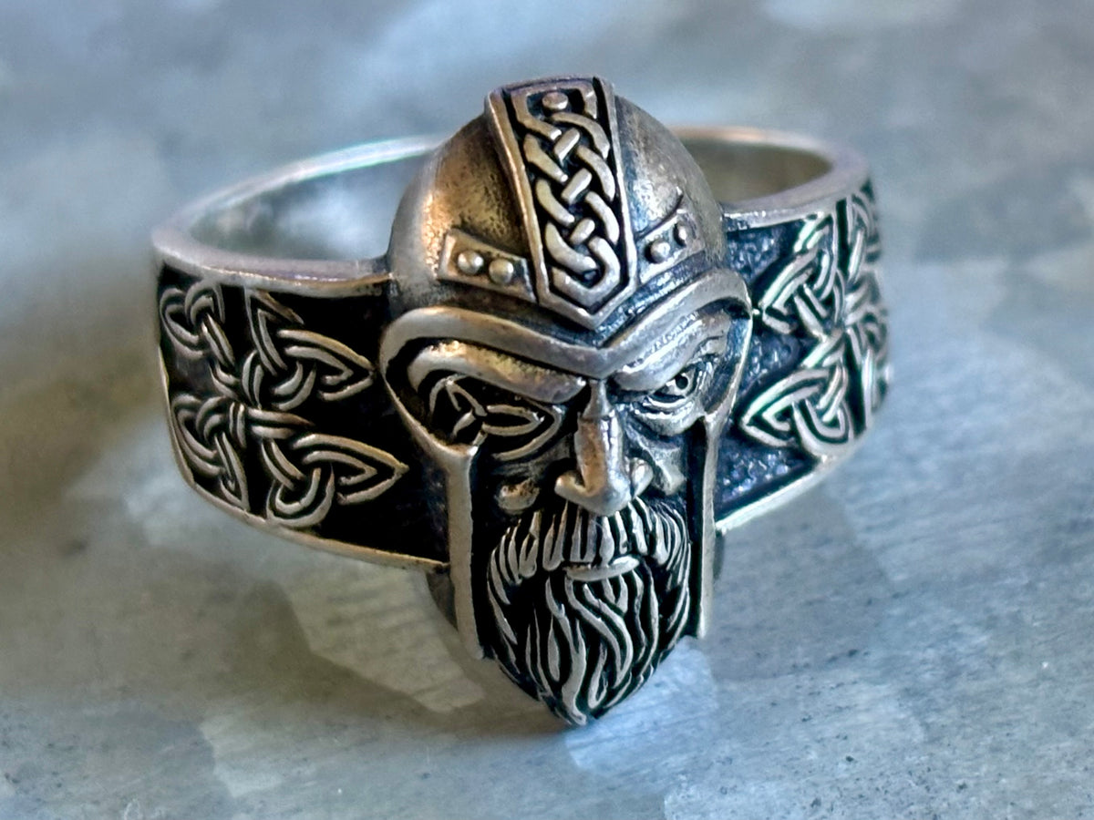 Viking Warrior Celtic Knot Ring. Size 11 3/4
