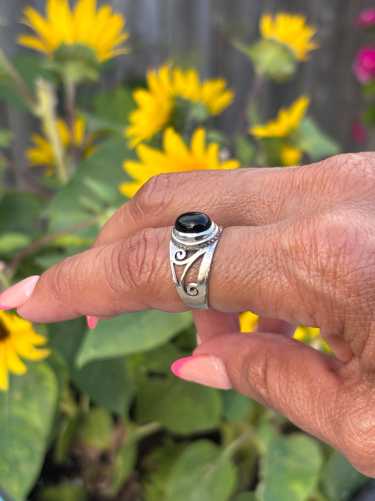 Sterling Silver Onyx Ring Modern Swirl Band Statement Jewelry, Size 7