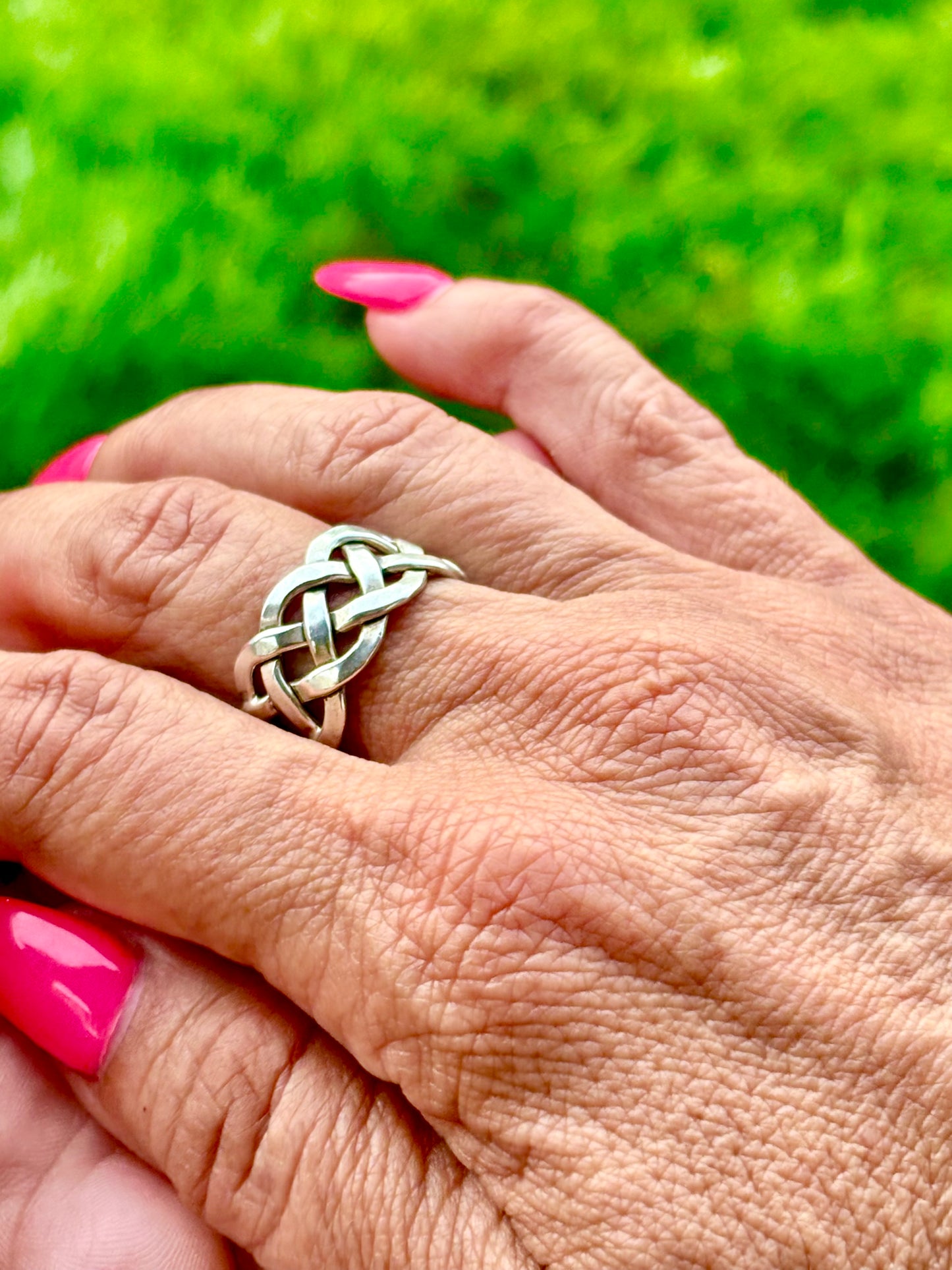 Vintage sterling silver Celtic knot band, size 8