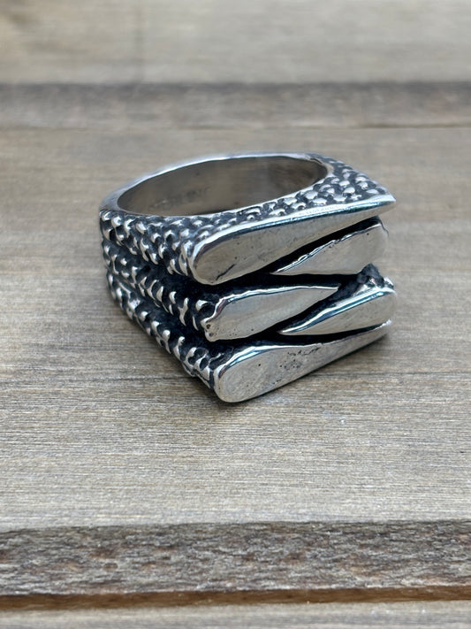 Vintage Sterling Silver Claw Ring. Size 8 3/4