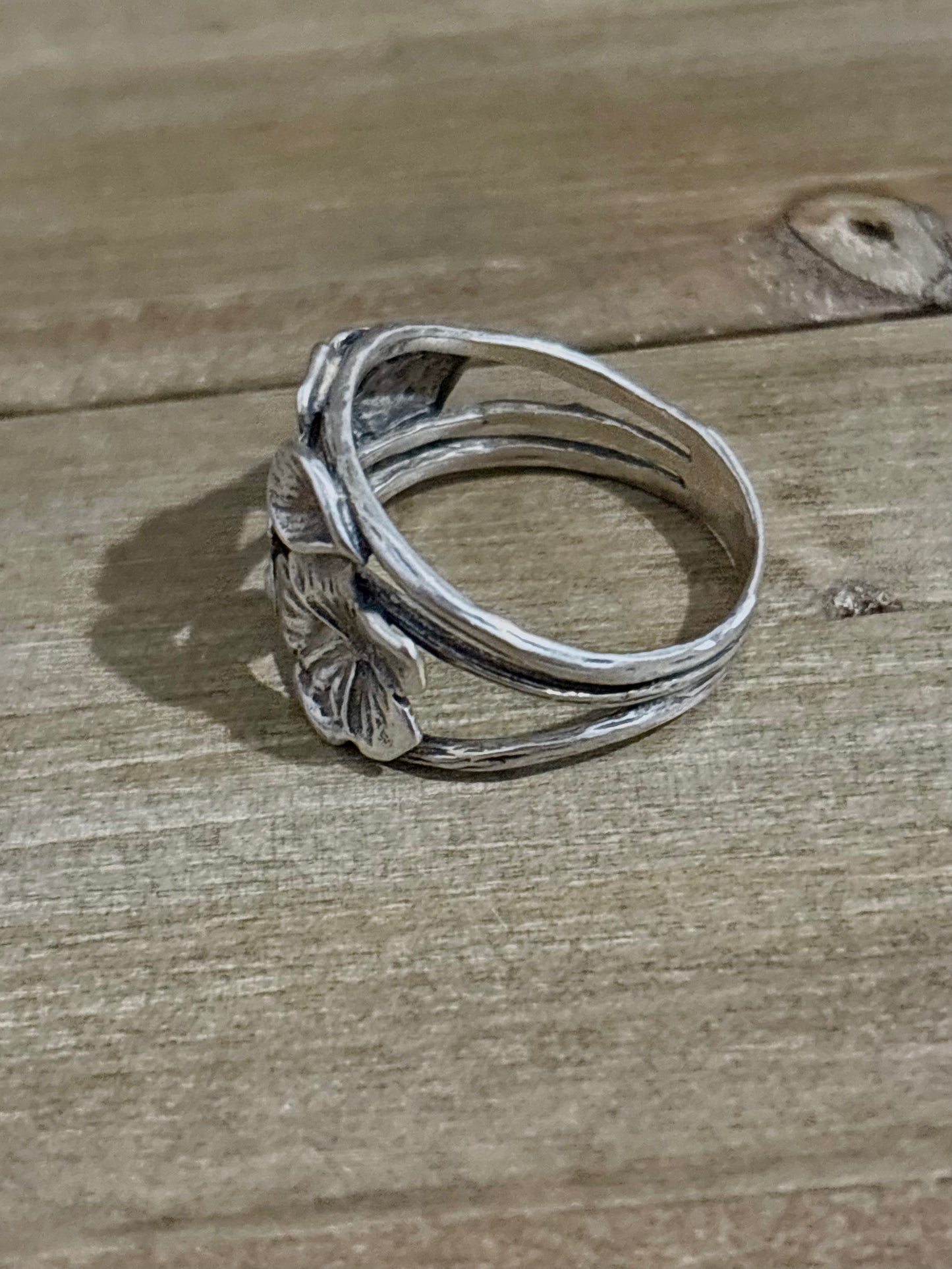 Vintage Israel 925 Sterling Silver Pearl Floral Ring. Size 10