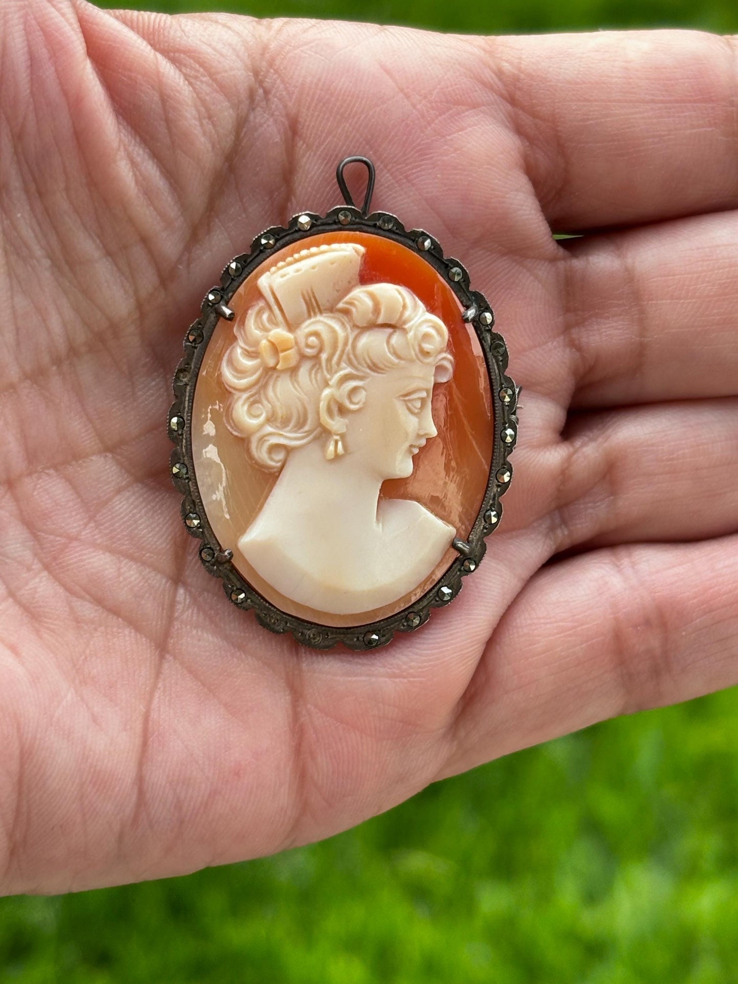 Vintage Shell Cameo Brooch Pendant - 800 Silver Scalloped Frame
