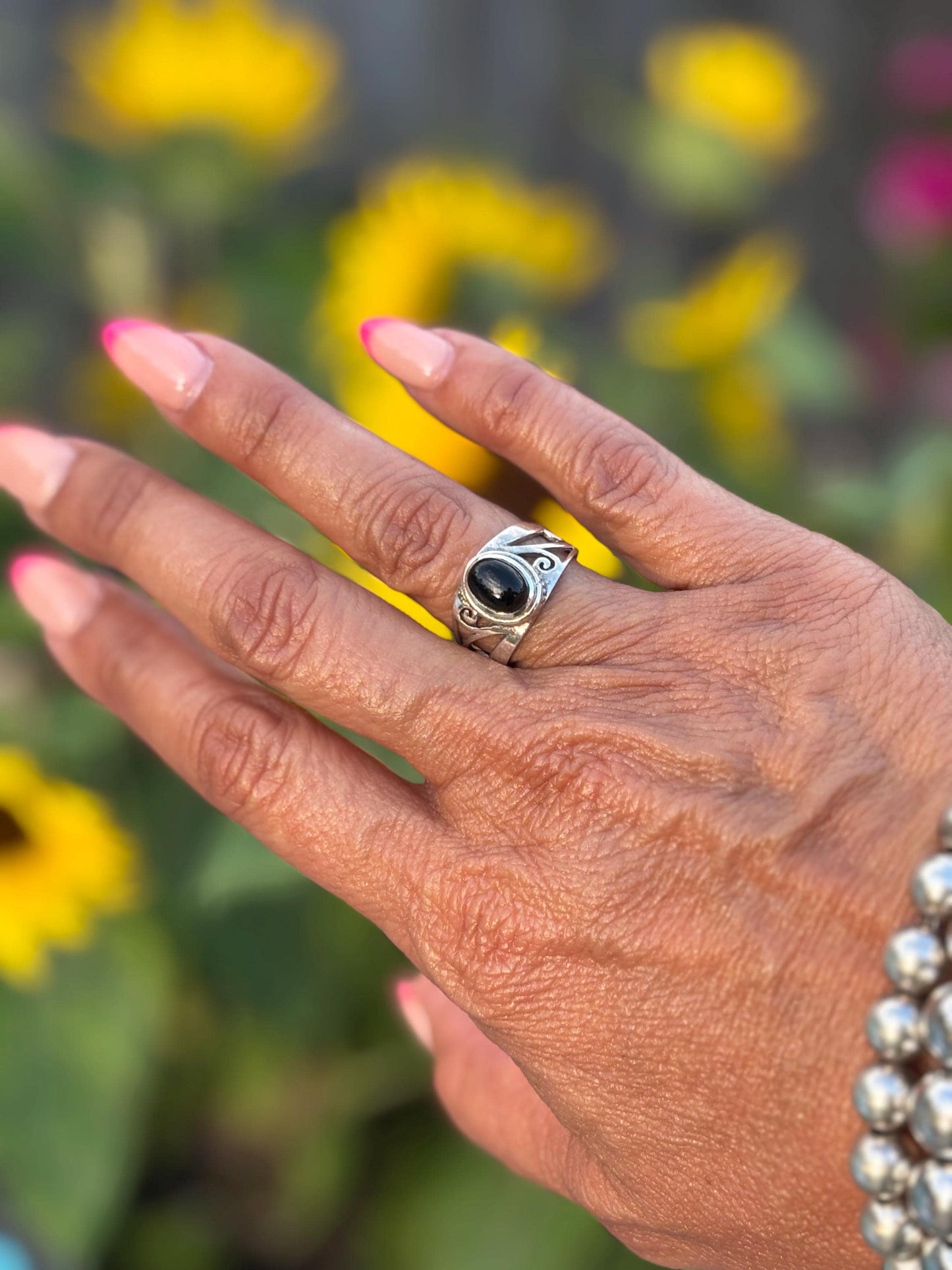 Sterling Silver Onyx Ring Modern Swirl Band Statement Jewelry, Size 7