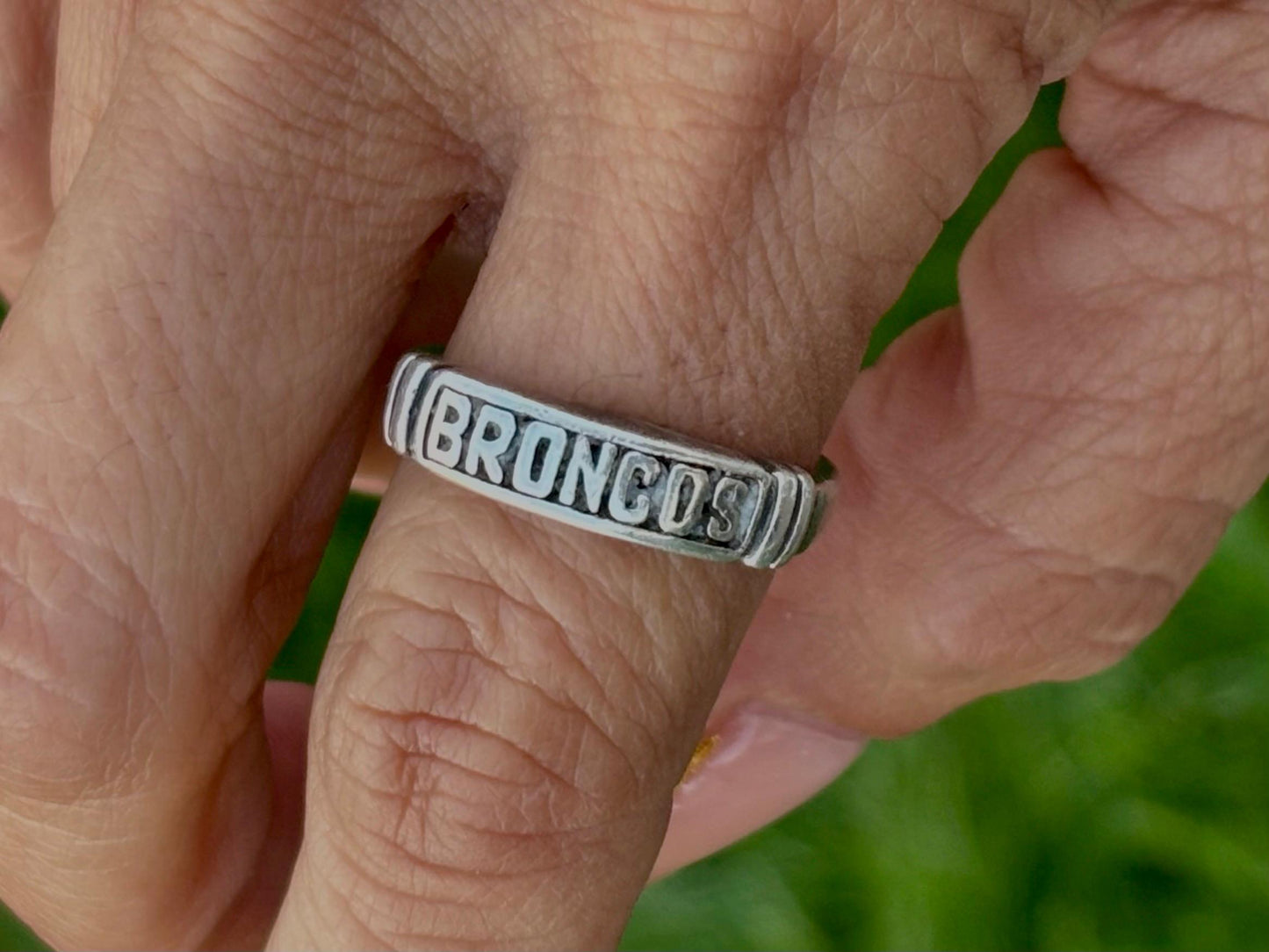 Vintage Sterling Silver Collectible Denver Broncos Band Ring – NFL  – Size 8.25