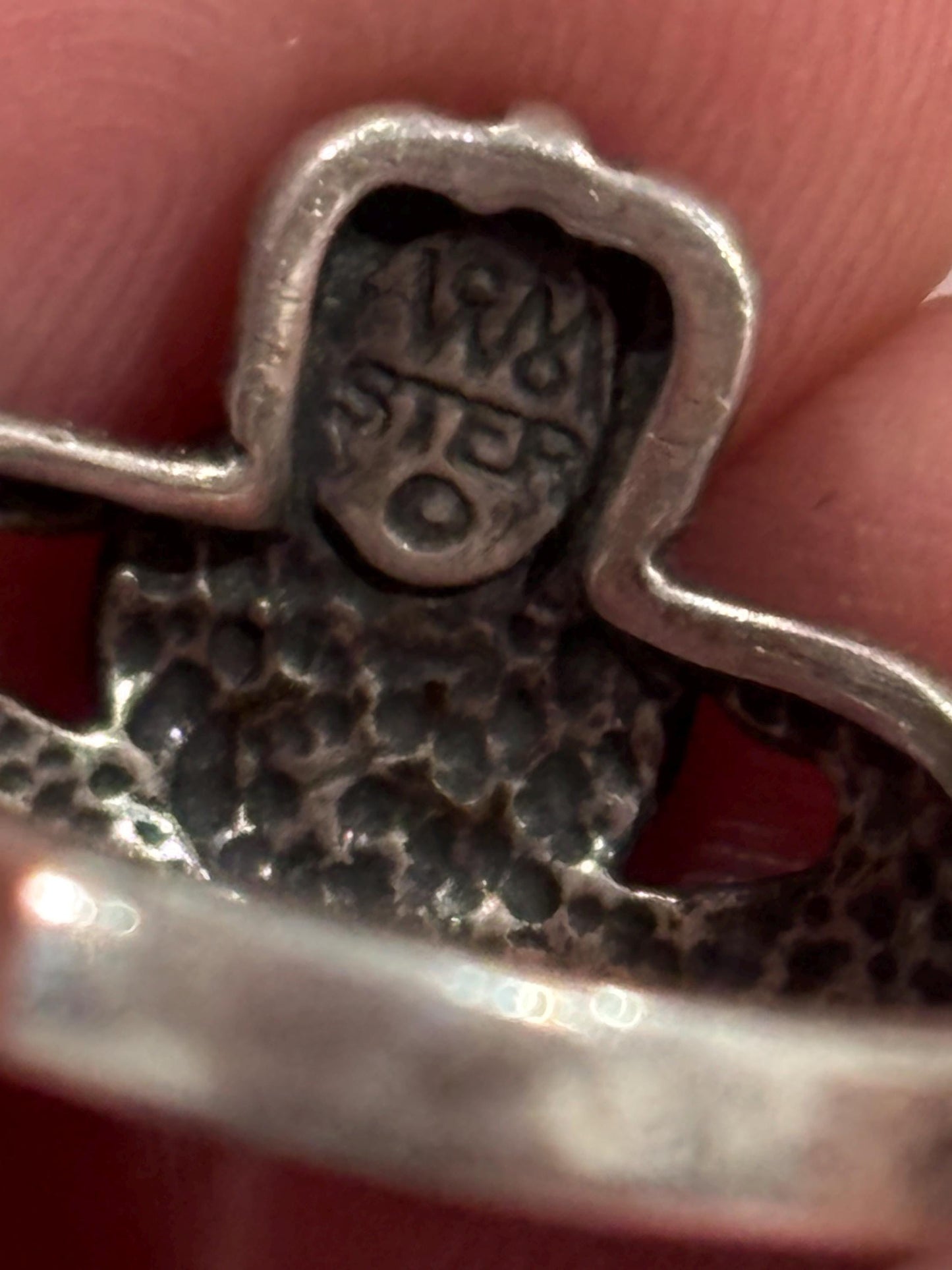 Sterling Silver Claddagh Ring with Blue-Green Heart Accent Stone – Size 4.75