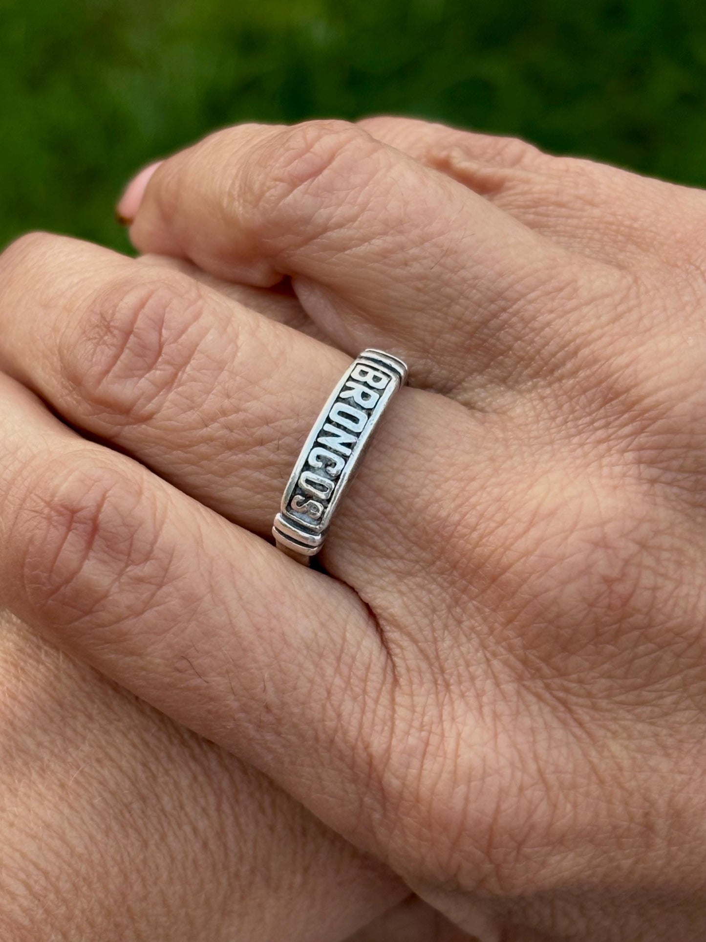 Vintage Sterling Silver Collectible Denver Broncos Band Ring – NFL  – Size 8.25