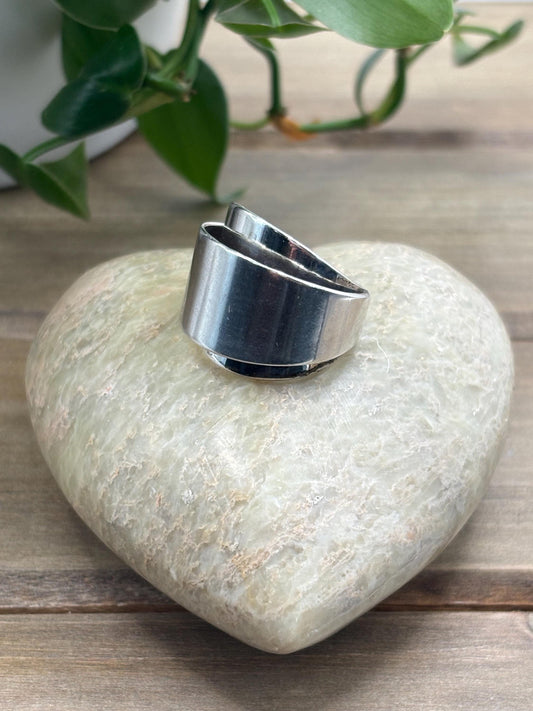 Vintage Mexico Sterling Silver Wide Band Modern Minimalist Wrap Ring. Size 8 1/4.