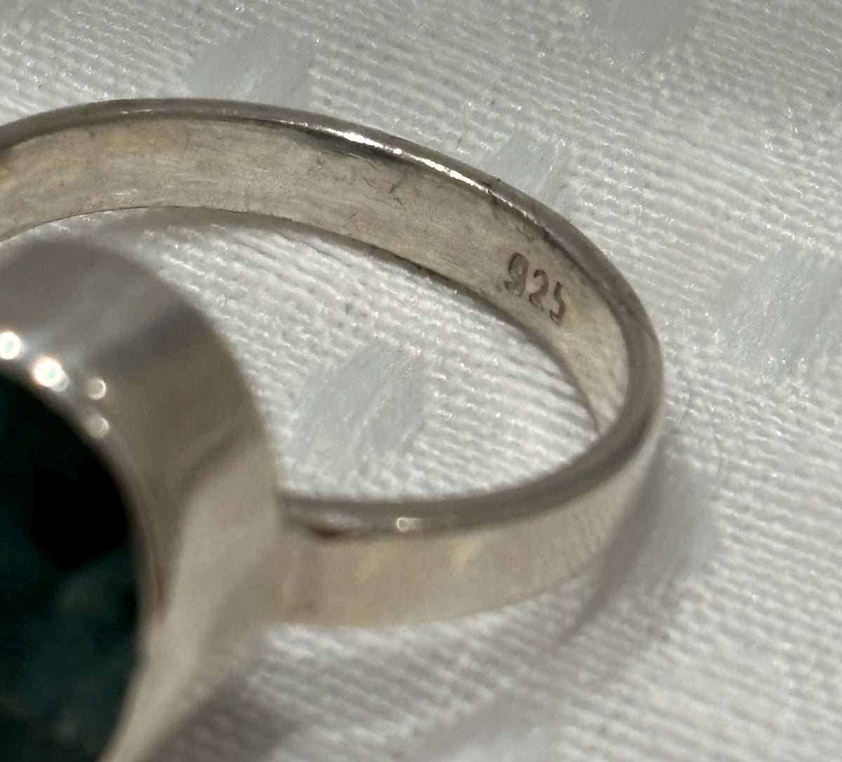 Vintage Sterling Silver Faceted Oval Emerald Ring. Size 9.