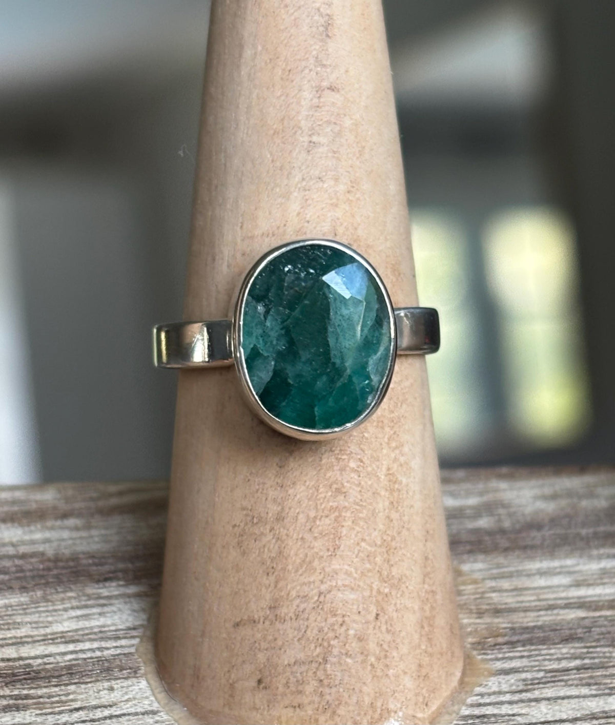 Vintage Sterling Silver Faceted Oval Emerald Ring. Size 9.